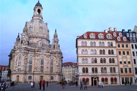 Neumarkt mit Gebäuden